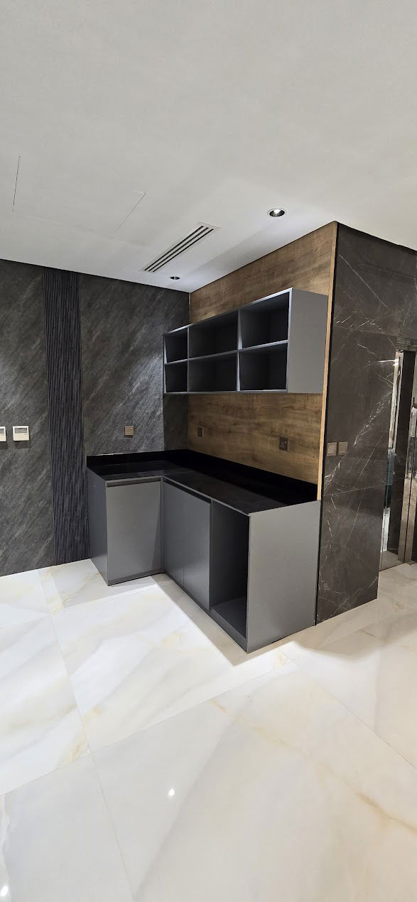 القبو يتألف من مجلس ومسبح وجلسة خارجية