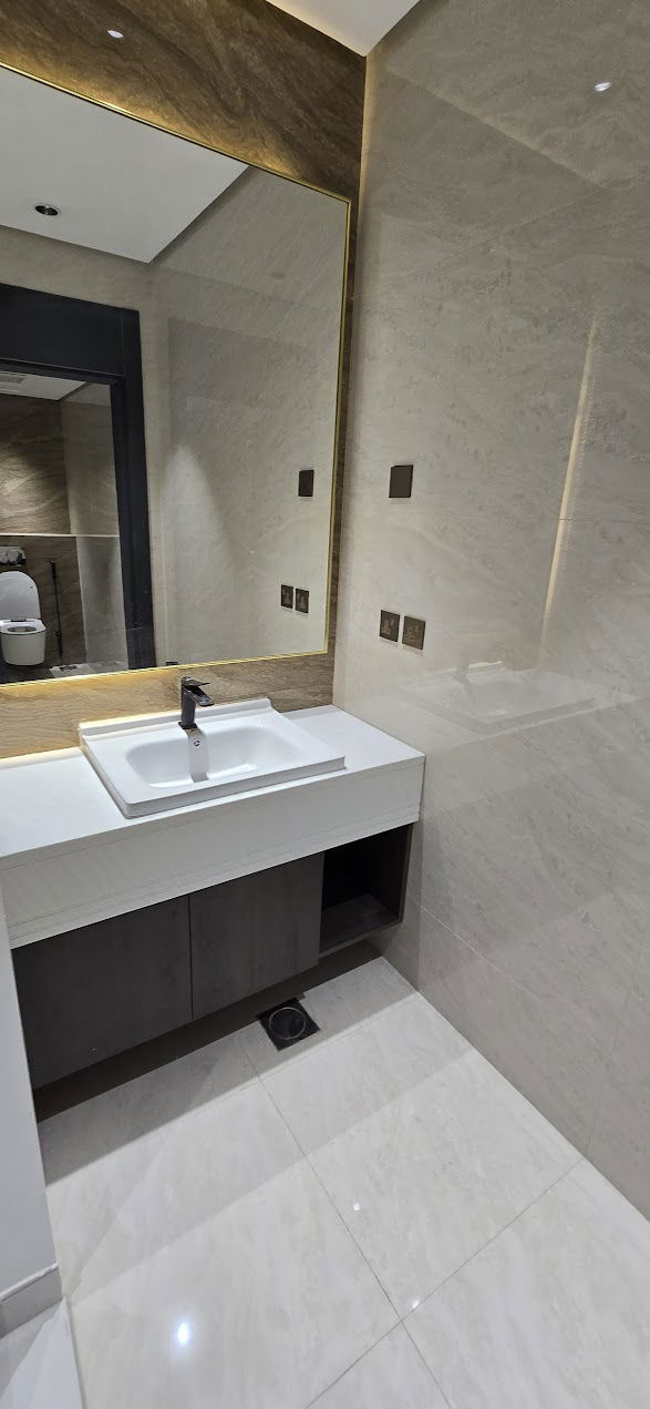 القبو يتألف من مجلس ومسبح وجلسة خارجية