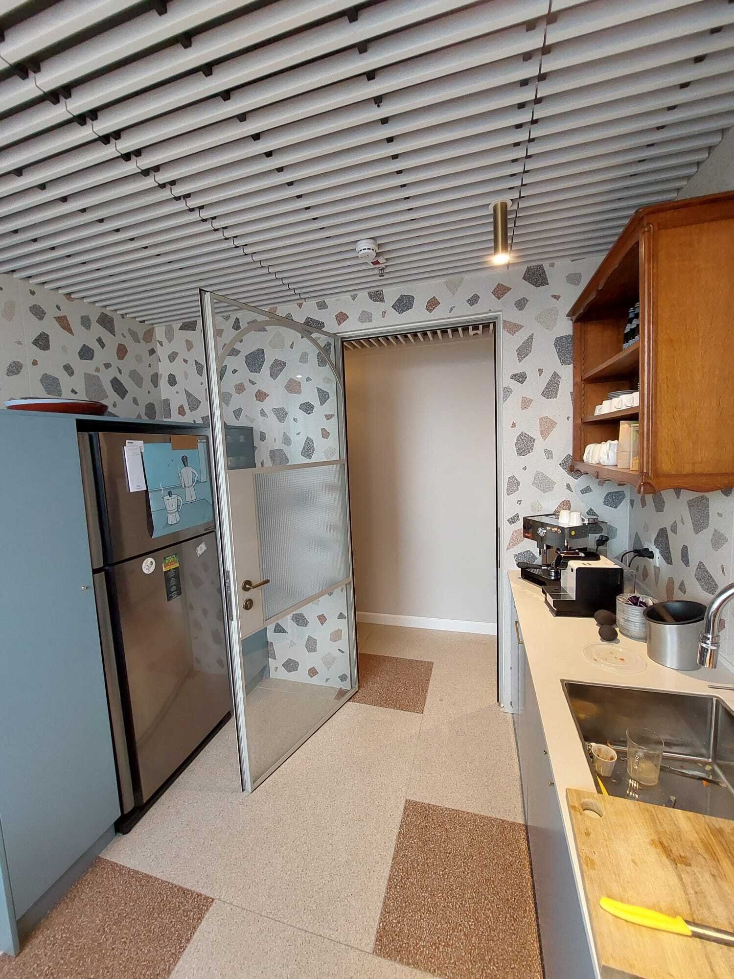 קומת משרדים