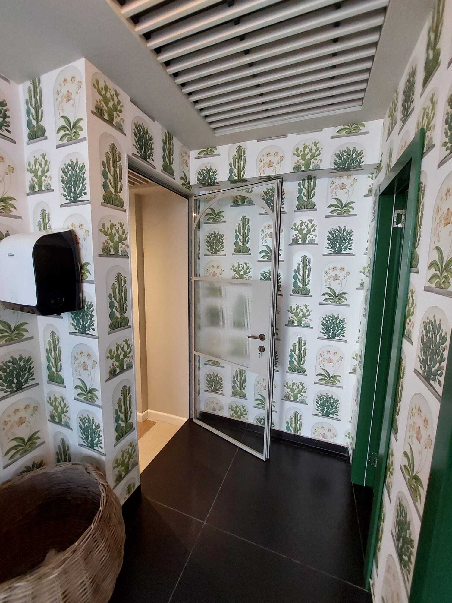 קומת משרדים