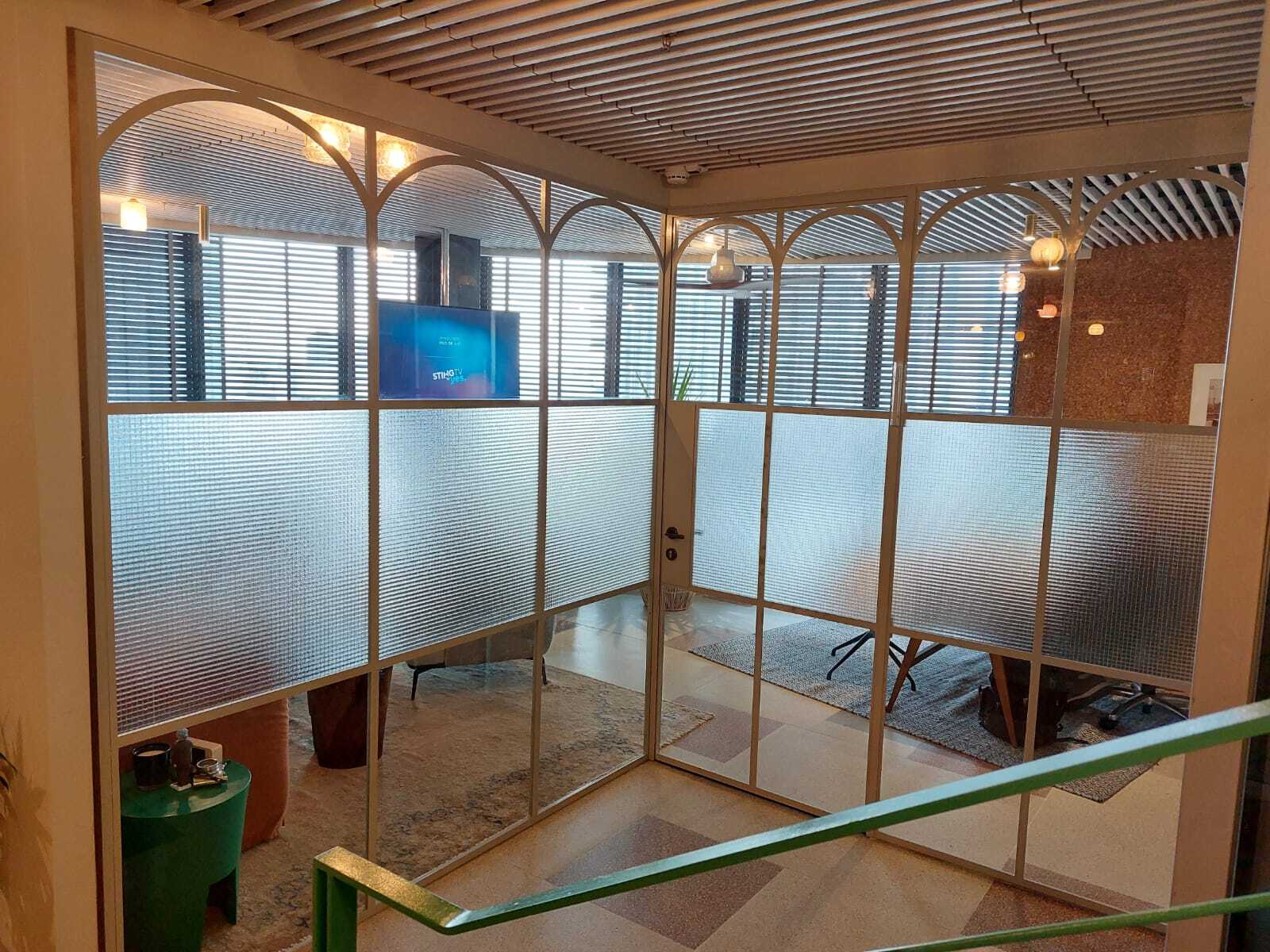 קומת משרדים