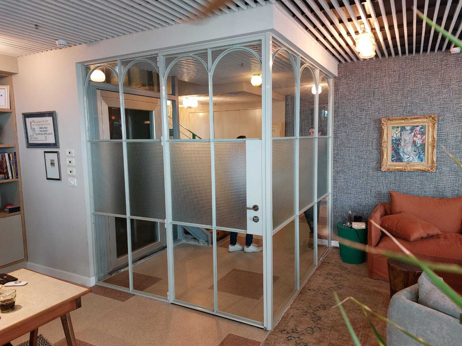 קומת משרדים