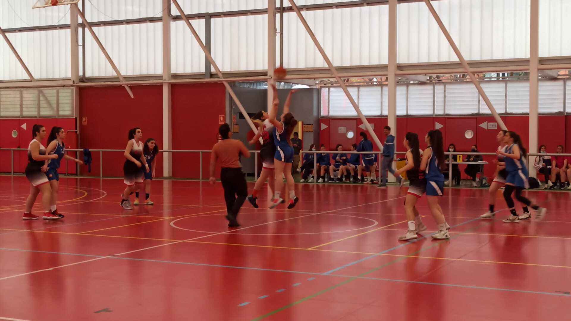 Punt i final a la Setmana Santa del basquetbol colomenc