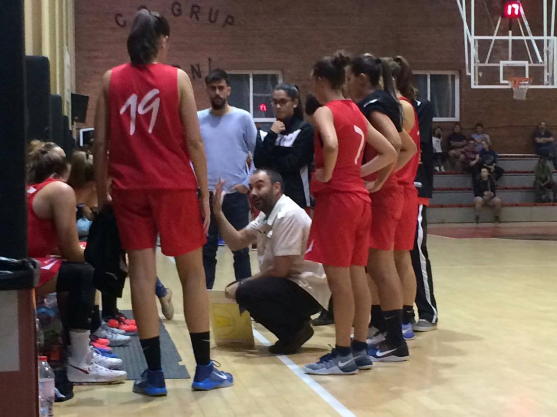 Un duel colomenc de banquetes per no perdre la categoria