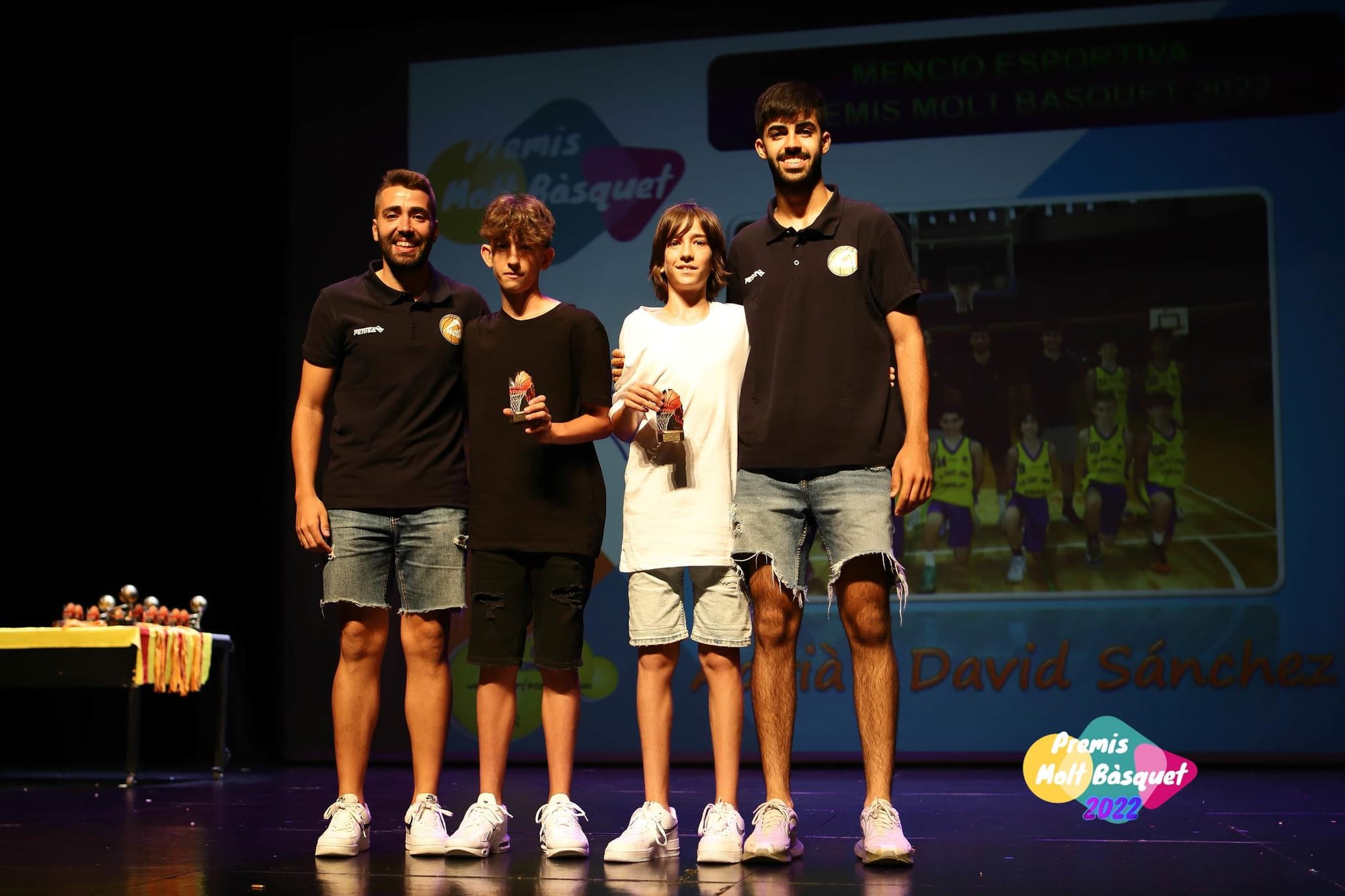 Menció Adrià Sanchez  David Sánchez (CB Sant Josep de Badalona – Jugadors) Campions Segona Fase CC Infantil 1r. Any.