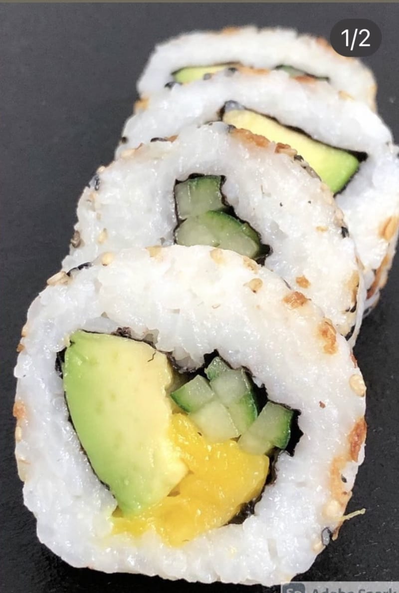Vegan & vegetarian mango avo roll