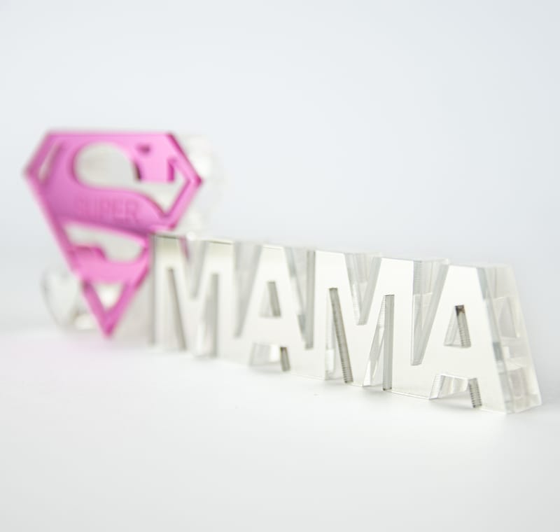 Γιορτή της Μητέρας (Λευκό Φόντο)