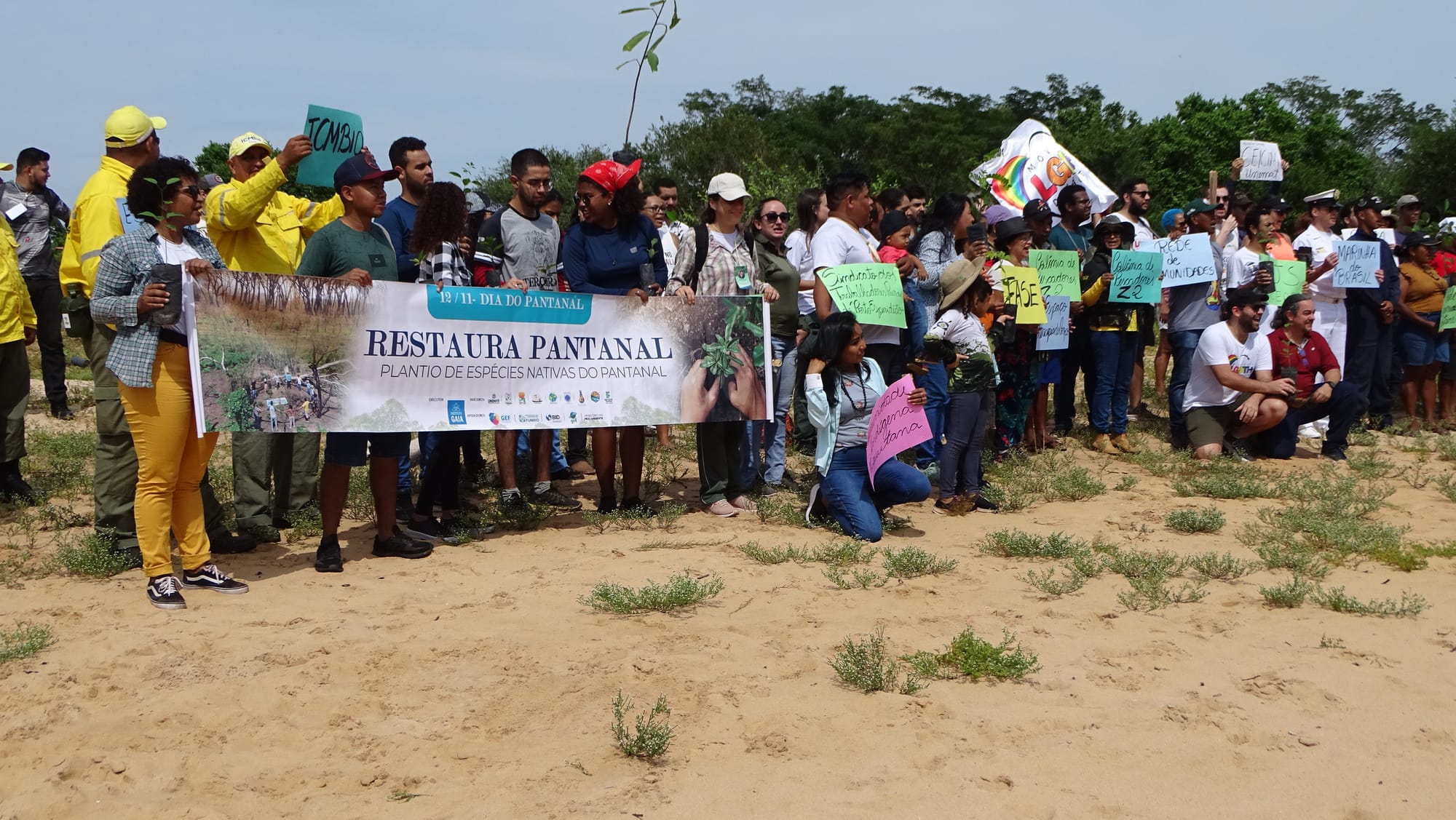 Projeto Restaura Pantanal realiza plantio de mudas nativas do Pantanal no Dia do Pantanal