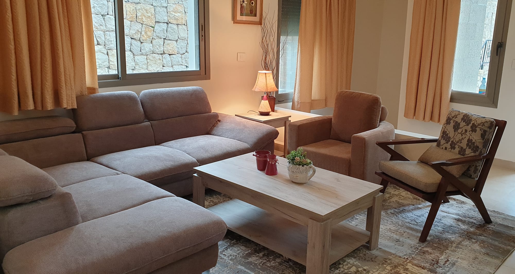 Pine F-2 apartment: quiet 3 bedroom setup