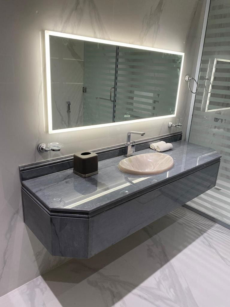 الفن المحترف (اعمال الڤلل والتشطيبات الداخلية)