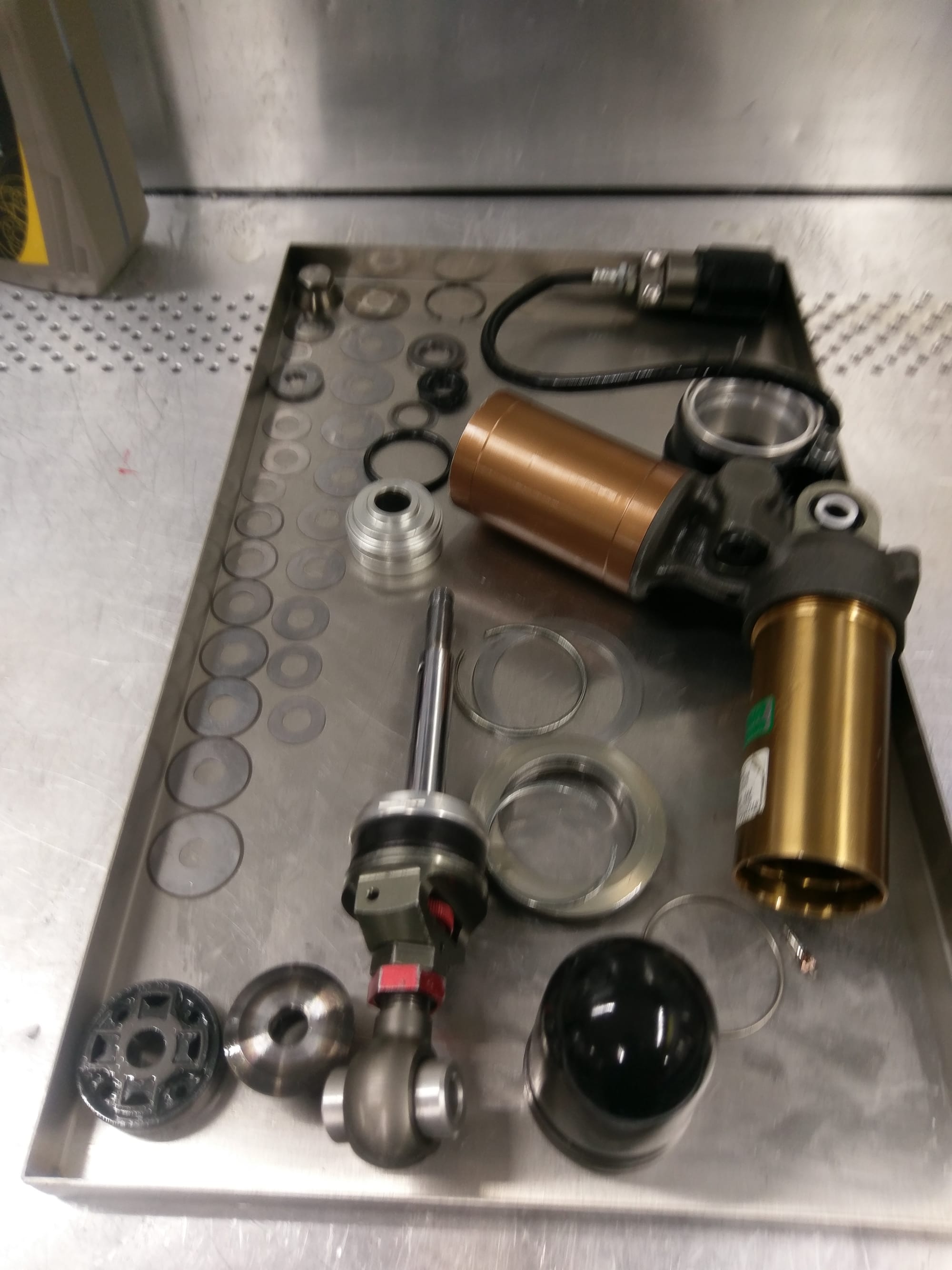 SHOWA Kit shock