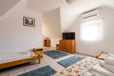 Szeparé pinceház szállás Villány image