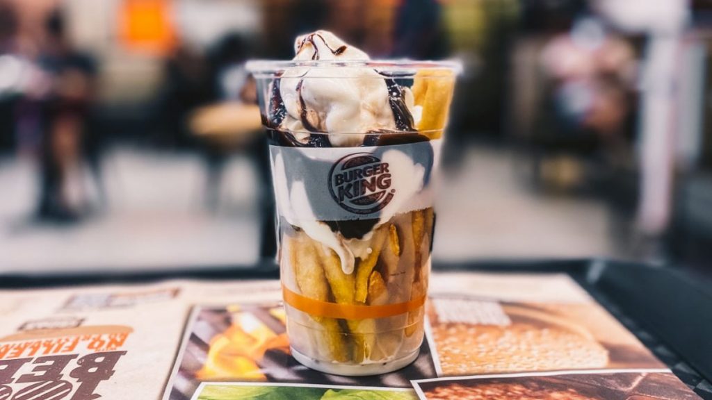 Helado con papas fritas, nueva atracción de Burger King Singapur