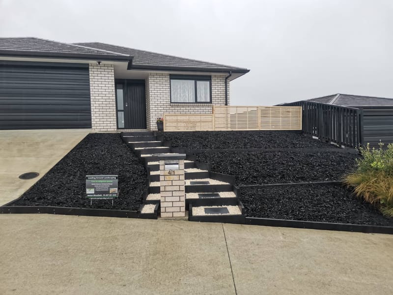 Simple Privacy Timber Trellis Screens