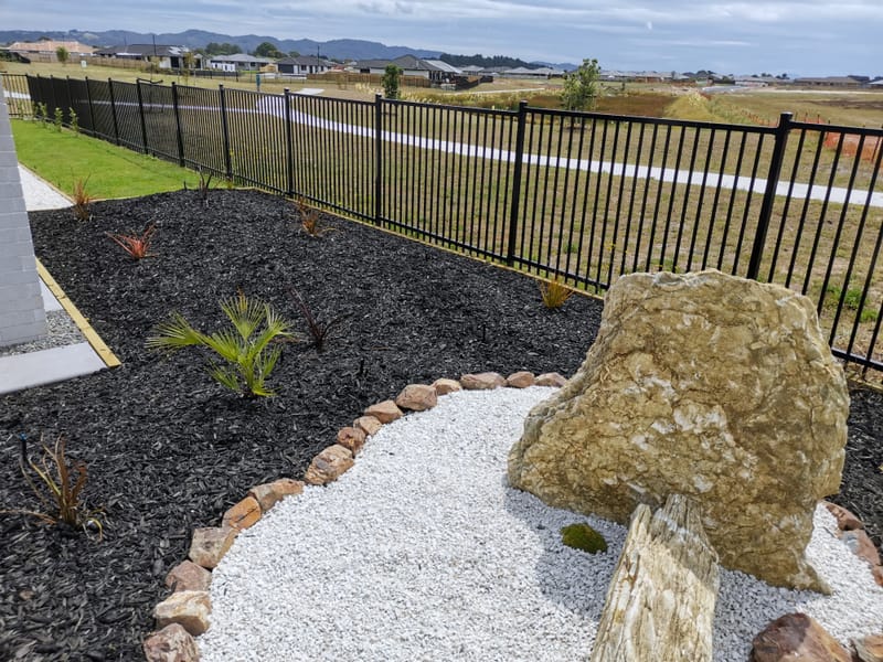 Garden Rock Features