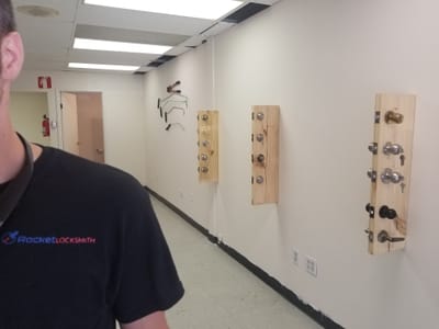 #keypad-door-lock image