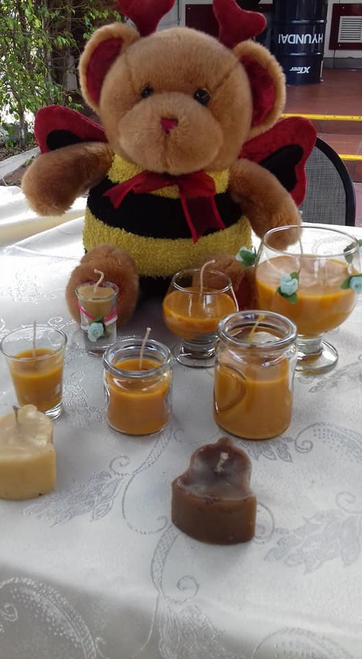 Velas elaboradas con cera de abeja.