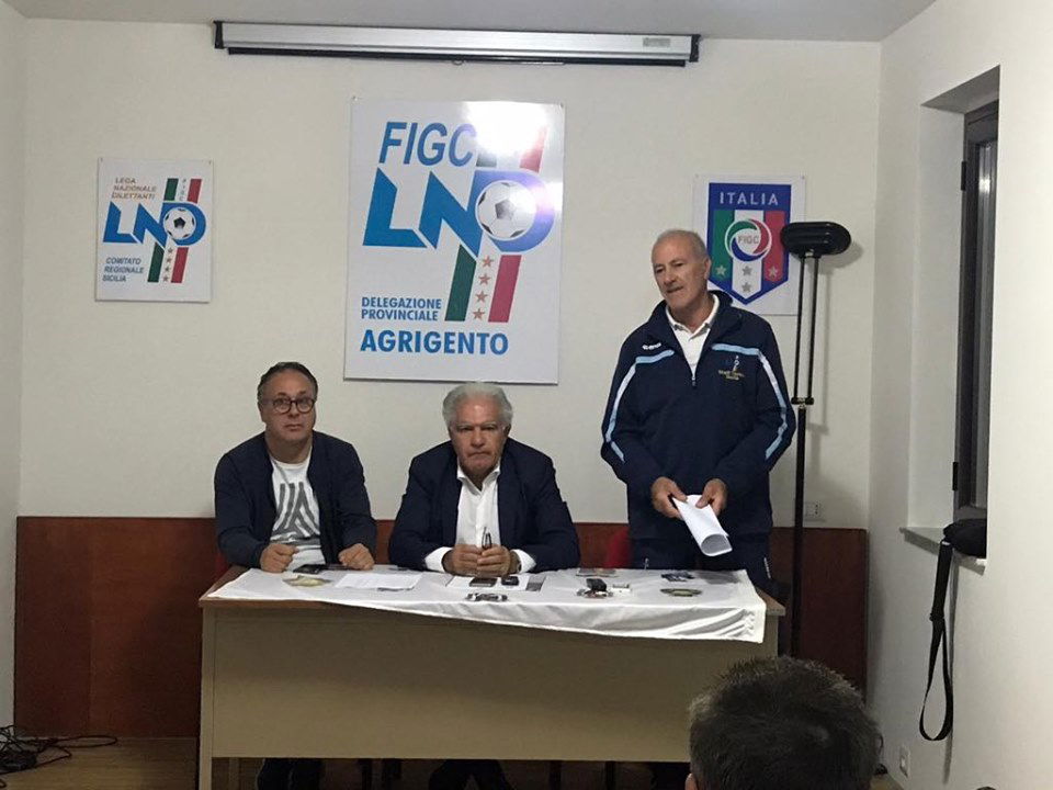 Sport- La FIGC LND di Agrigento ieri ha consegnato l’abbigliamento federali ai componenti della delegazione