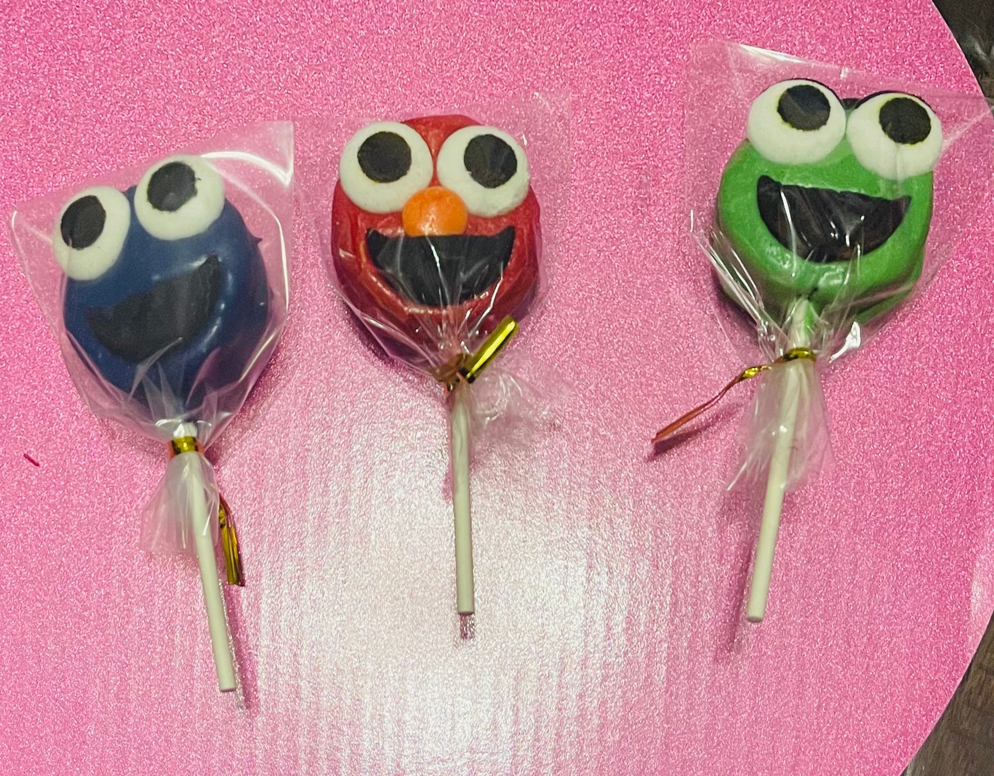 Sesame Street Chocolate Dipped Oreos