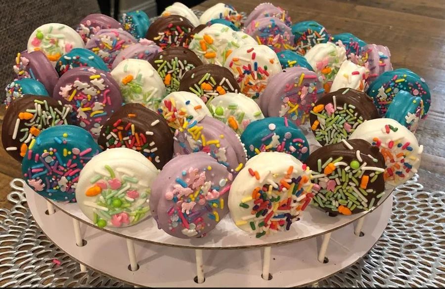 Easter Chocolate Dipped Oreos