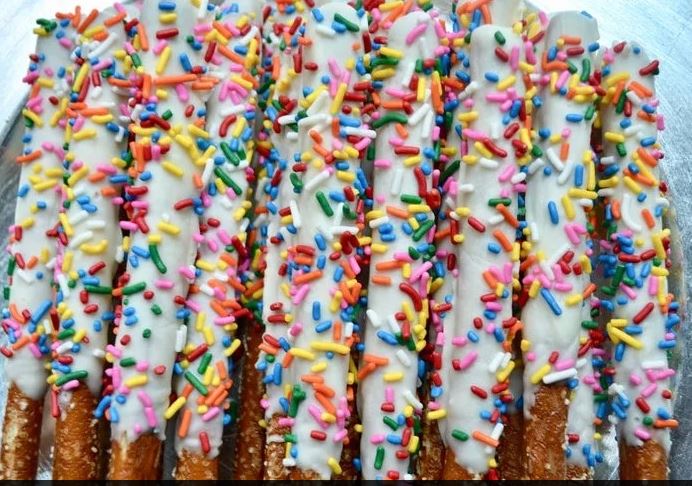 Easter Chocolate Dipped Pretzels