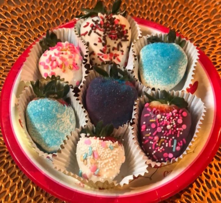 Valentine's Day Chocolate Dipped Strawberry Platter