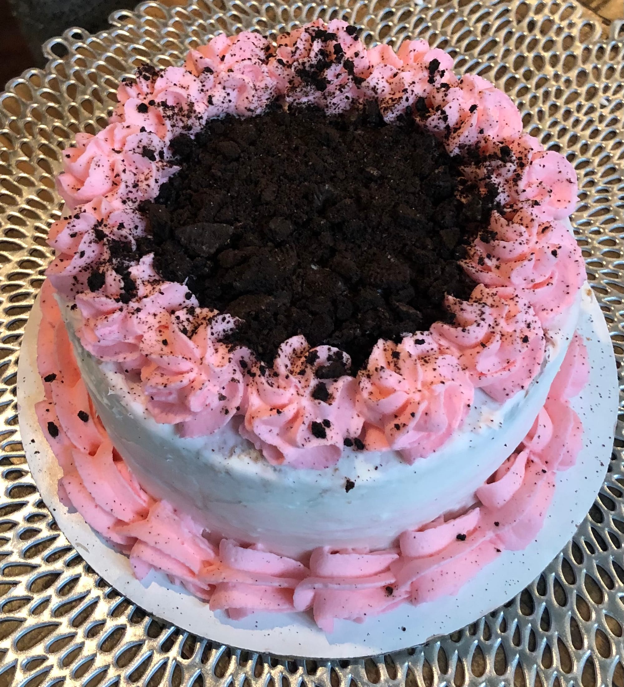 2 Layer Oreo Cake With Buttercream Frosting