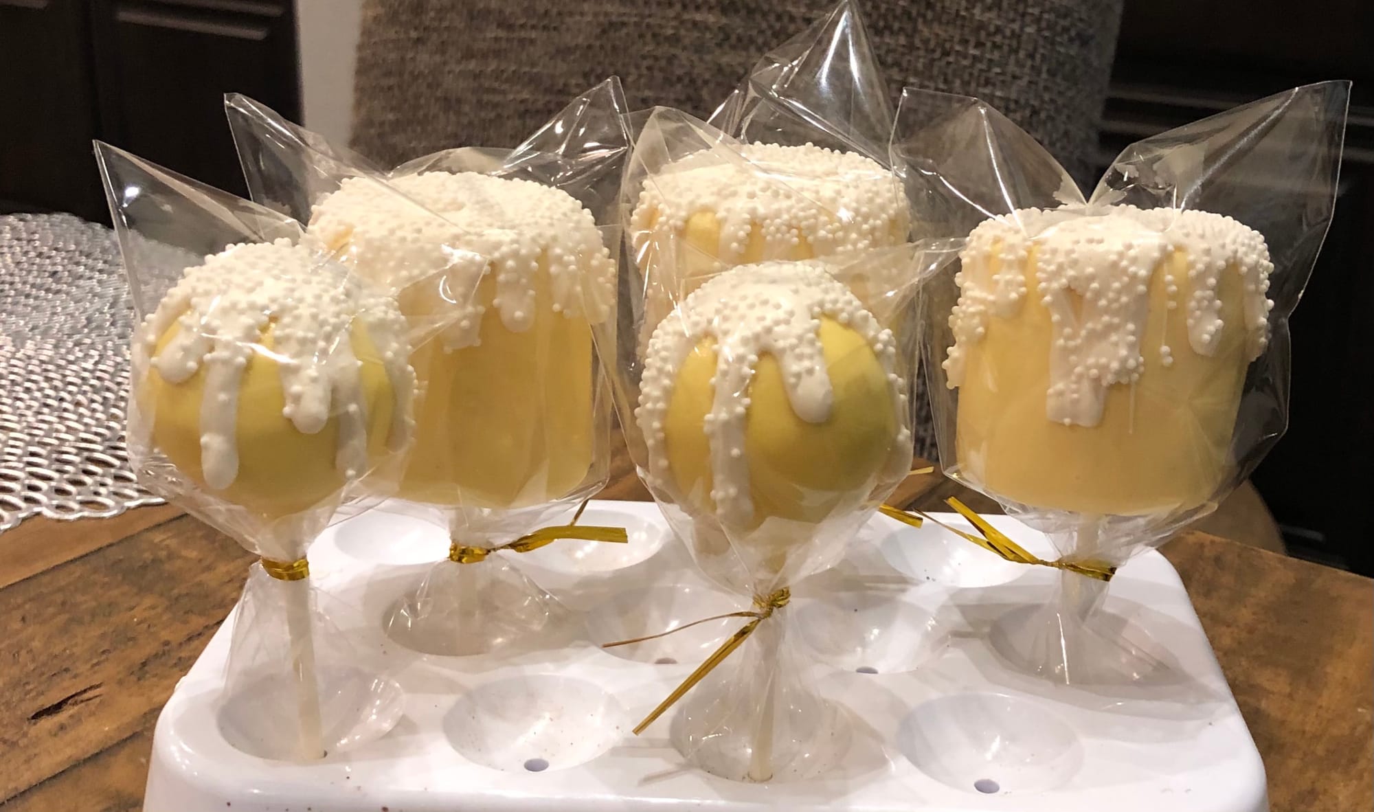 Vanilla Cake Pops