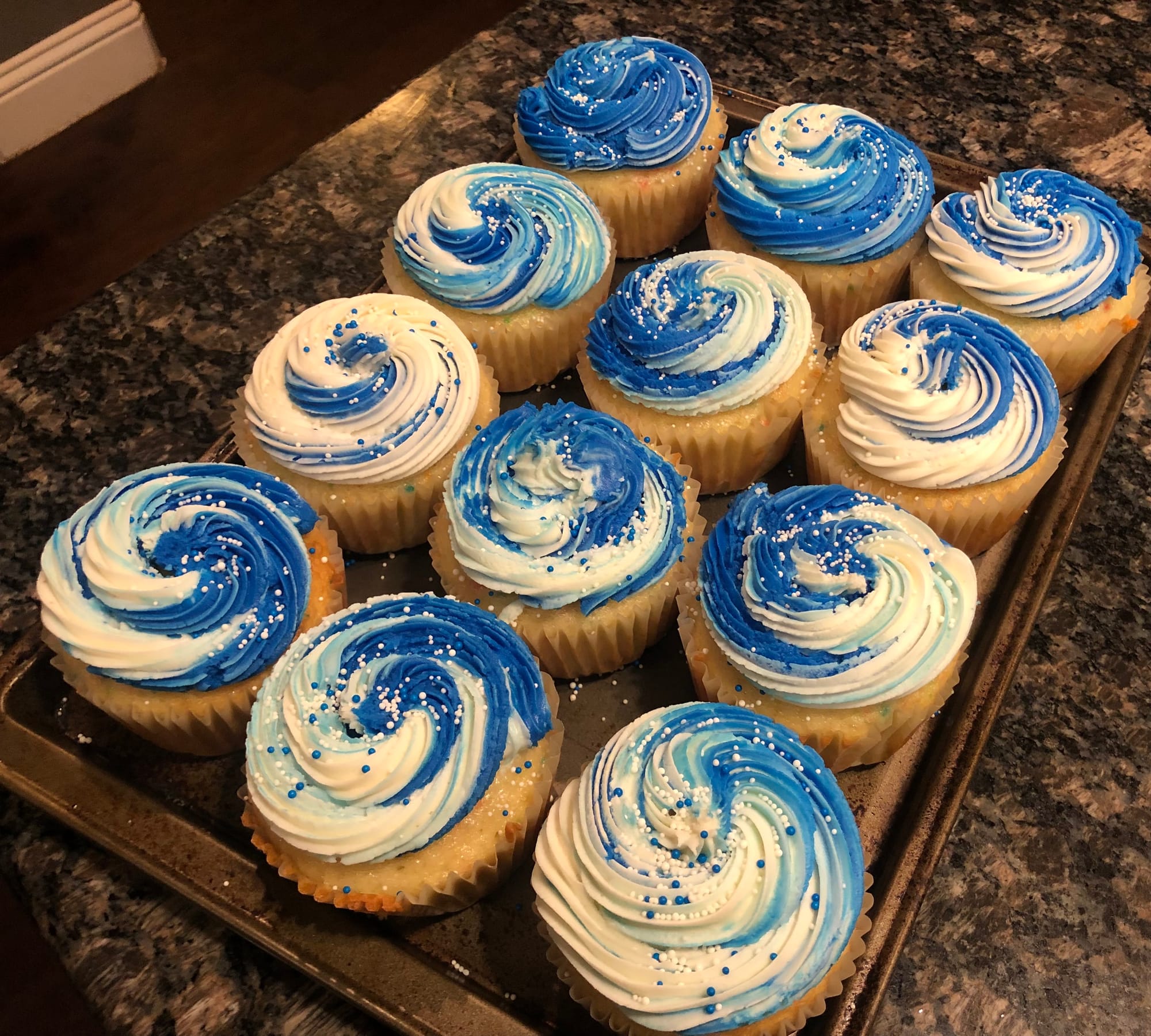 Father’s Day Cupcakes With Blue & White Swirl Buttercream Frosting