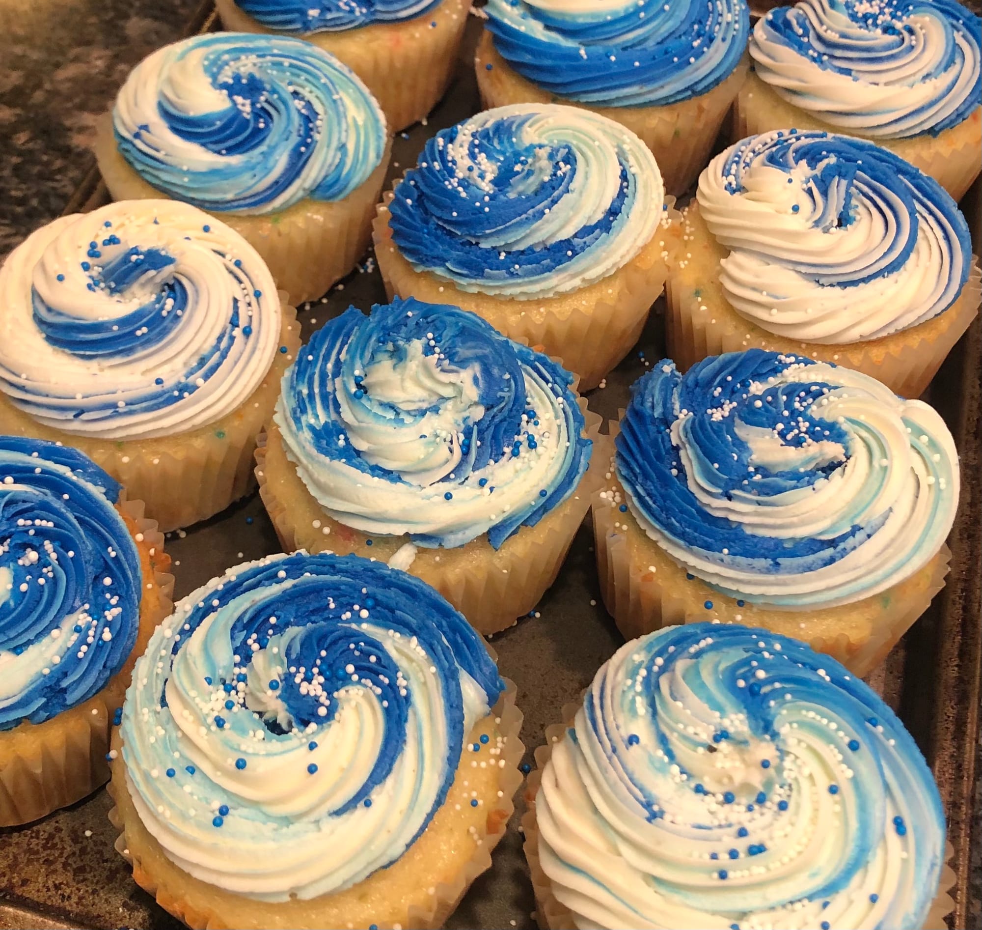 Father’s Day Cupcakes With Blue & White Swirl Buttercream Frosting