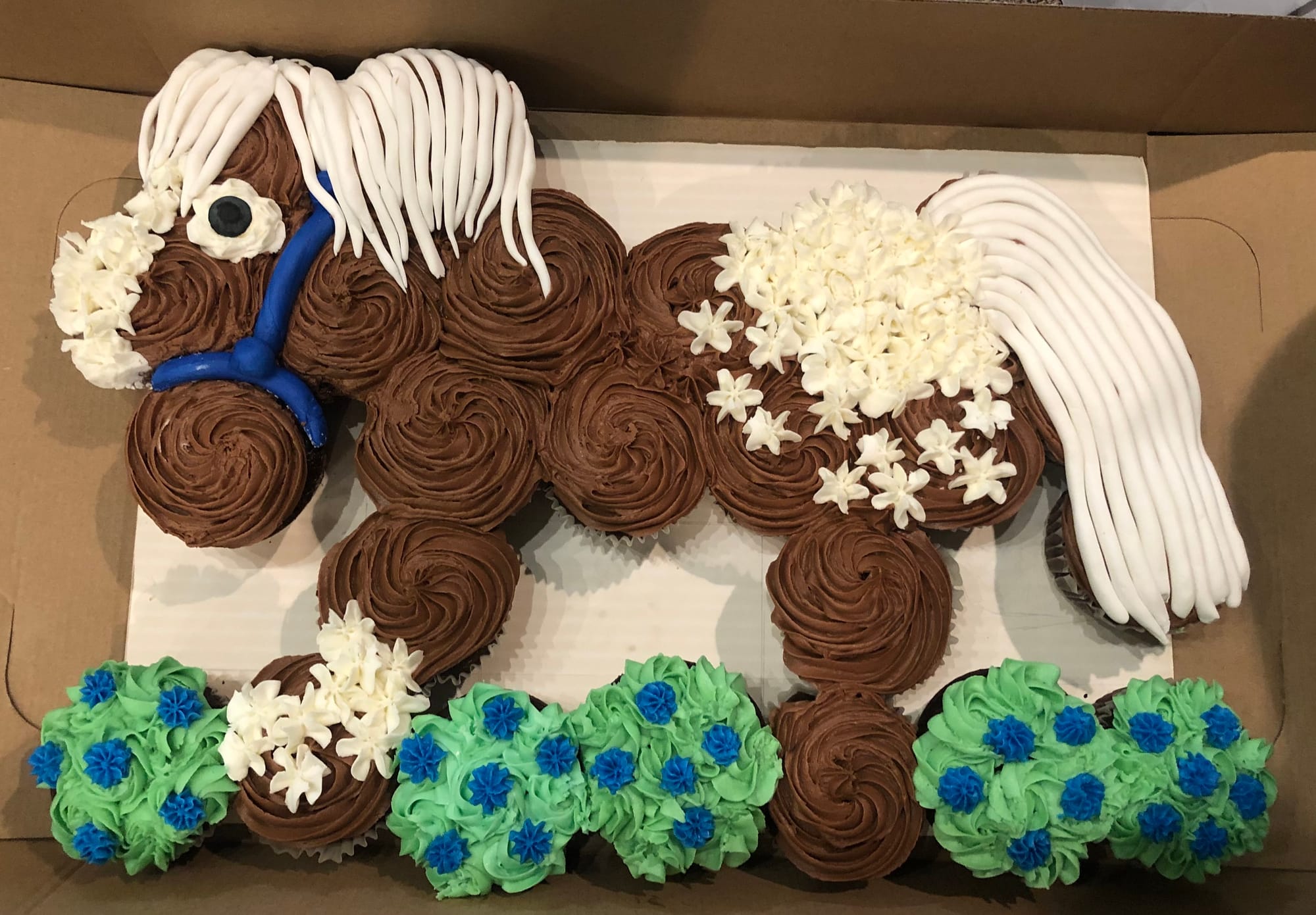 Pull Apart Horse Chocolate Cupcakes Cake