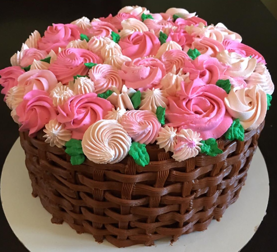 2 Layer Chocolate Flower Cake With Buttercream Frosting