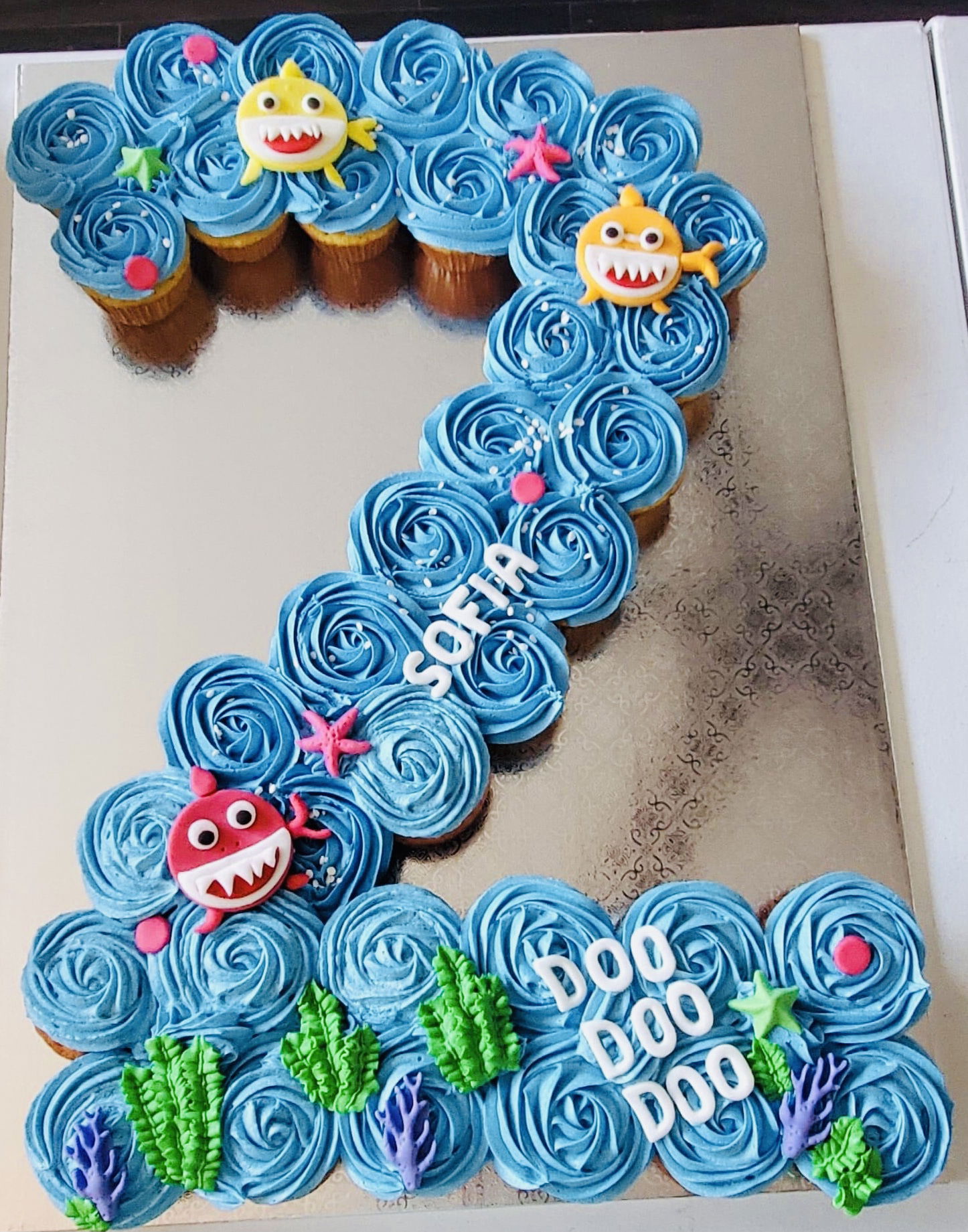 Number 2 Vanilla Baby Shark Pull Apart Cake Cupcakes