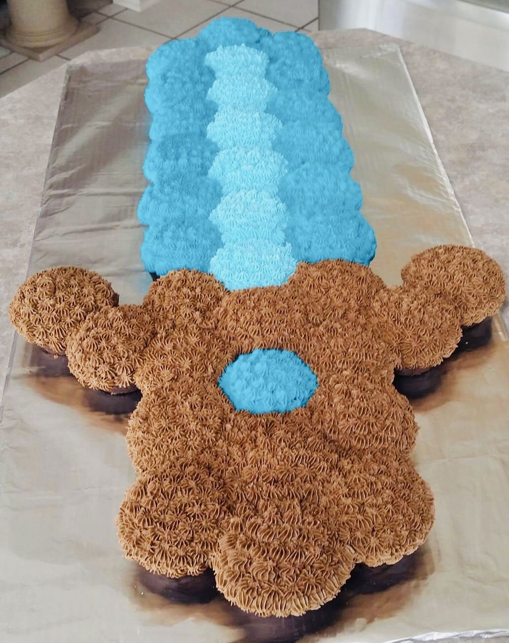 Vanilla and Chocolate Minecraft Pull Apart Cake Cupcakes