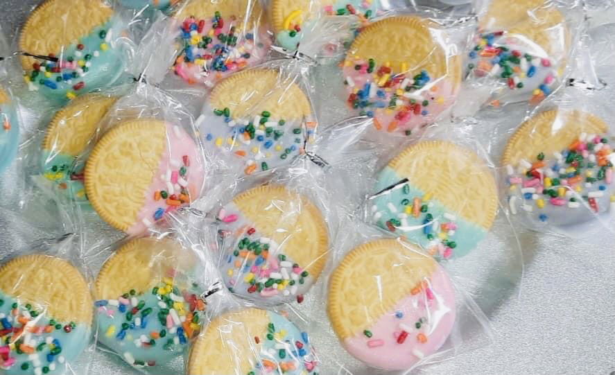 Gender Reveal Dipped Cookies and Rice Crispy Treats