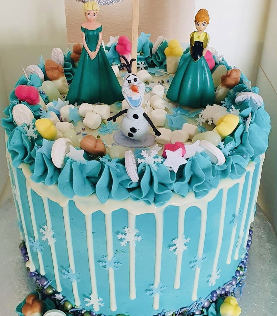 4 Layer Funfetti, Strawberry, Chocolate, and Oreo Frozen Cake With Buttercream Frosting