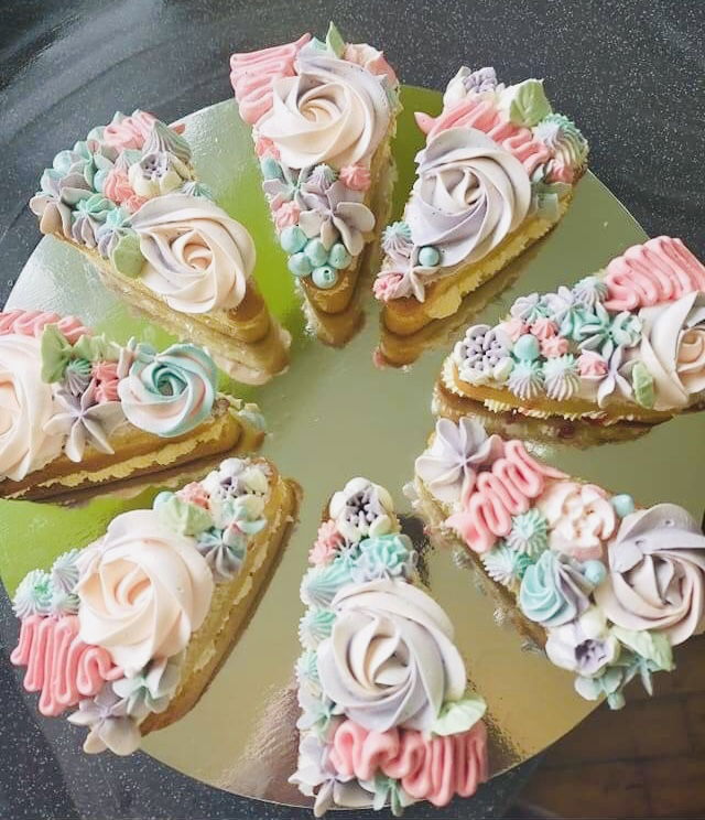 Vanilla Pizza Style Cake With Buttercream Frosting