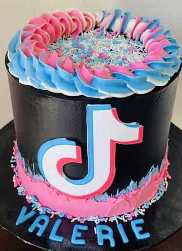 4 Layer Oreo Tik Tok Cake With Buttercream Frosting