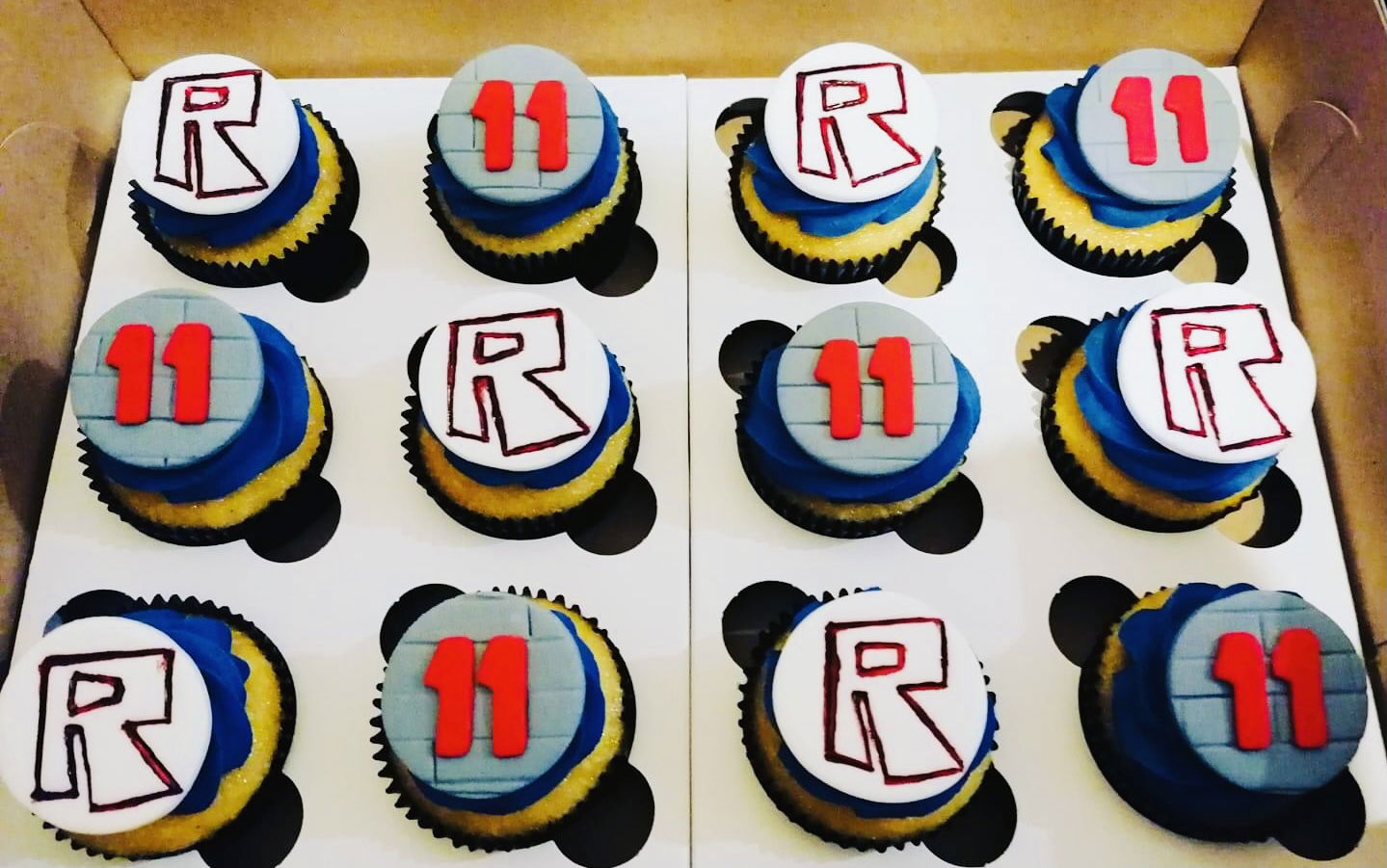 Vanilla Roblox Cupcakes With Buttercream Frosting and Fondant