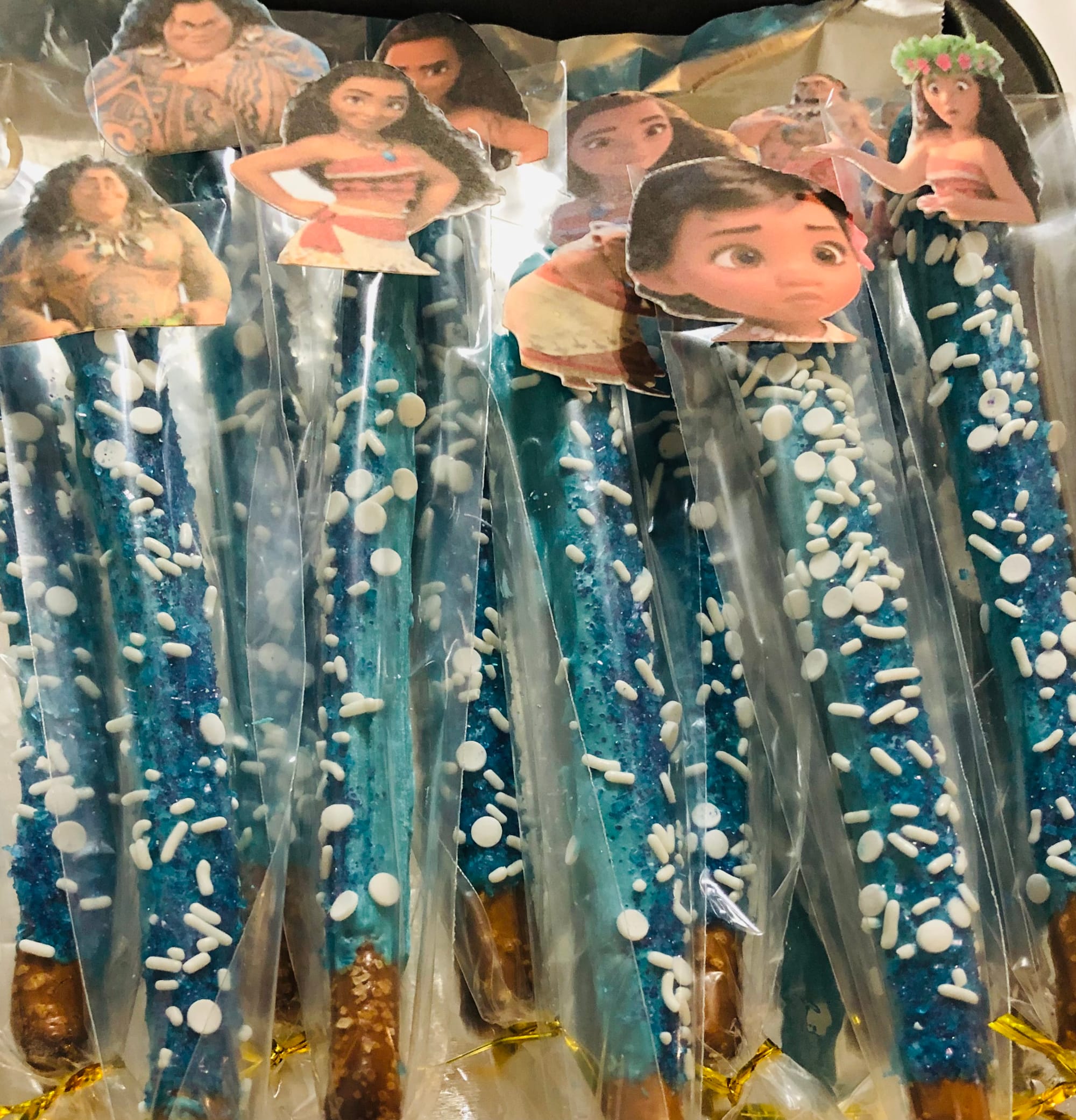 Moana Dipped Pretzels