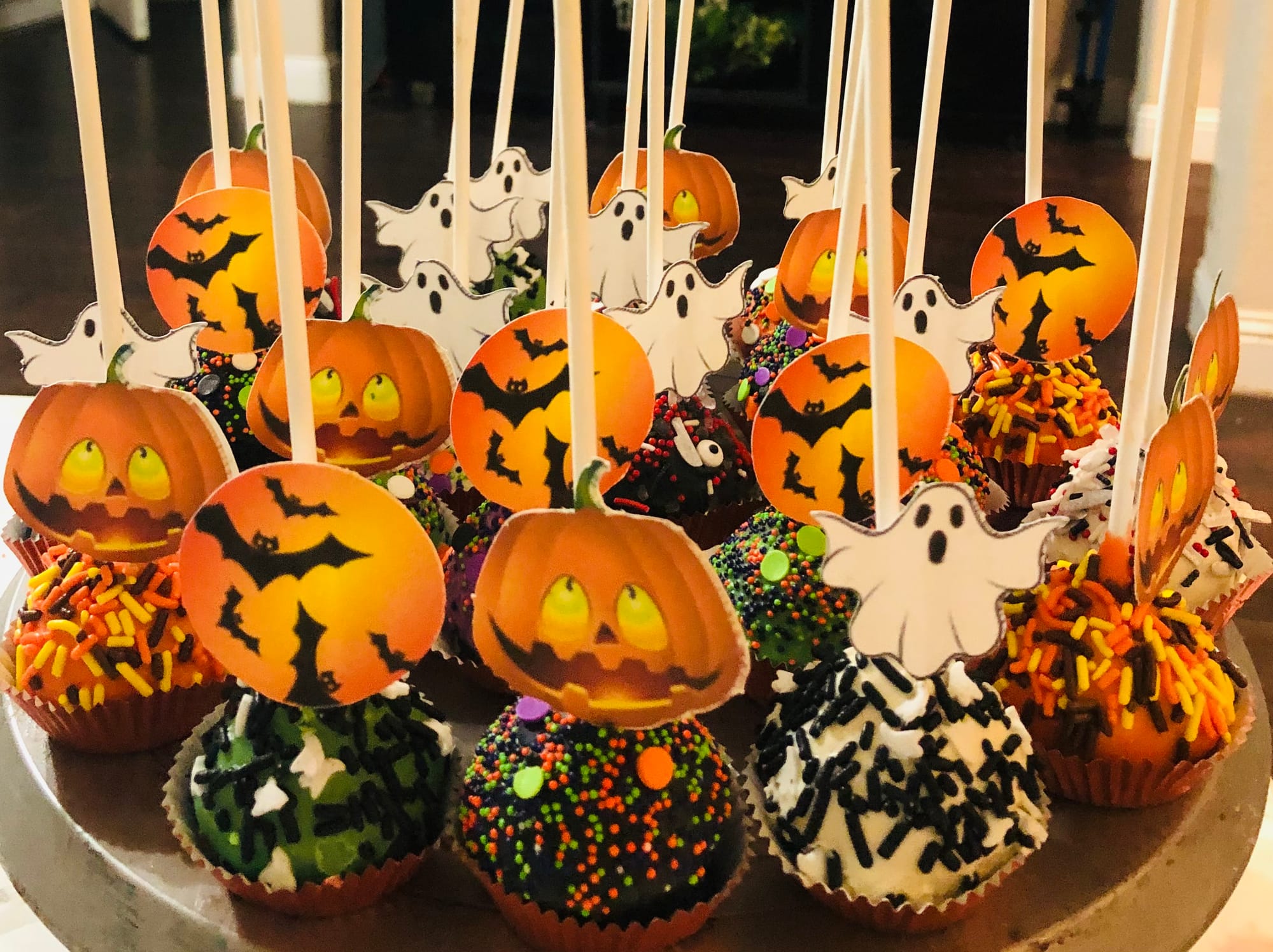 Halloween Cake Pops