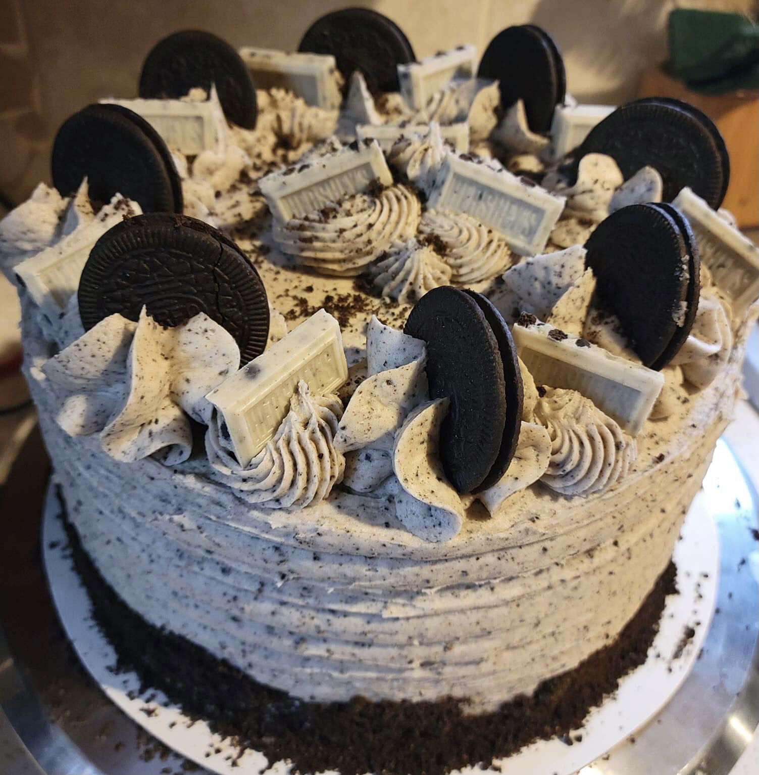 2 Layer Oreo Cookies Cake With Buttercream Frosting