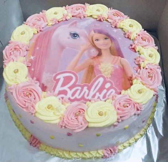 2 Layer Chocolate Barbie Cake With Buttercream Frosting