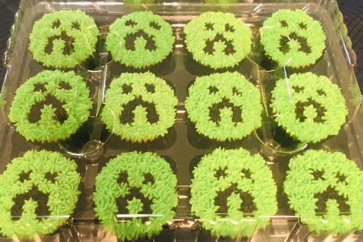 Chocolate MineCraft Cupcakes with Buttercream Frosting