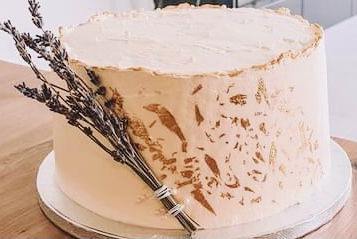 2 Layer Rustic Vanilla Cake With Buttercream Frosting