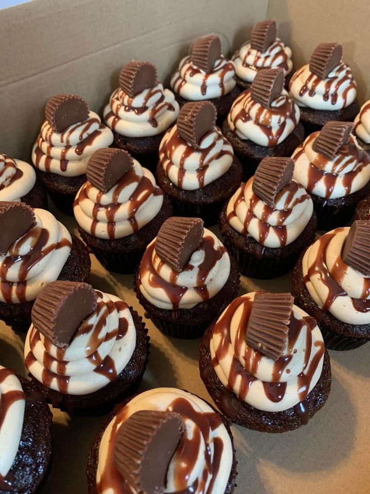 Reese’s Peanut Butter Cup Cupcakes with Buttercream Frosting