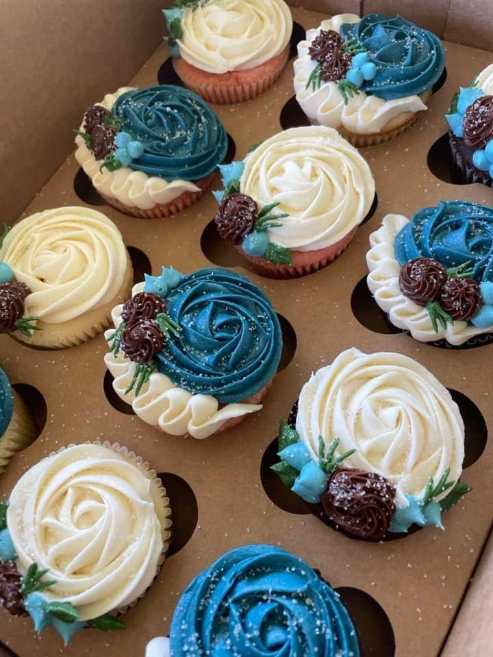 Vanilla and Strawberry Cupcakes with Buttercream Frosting