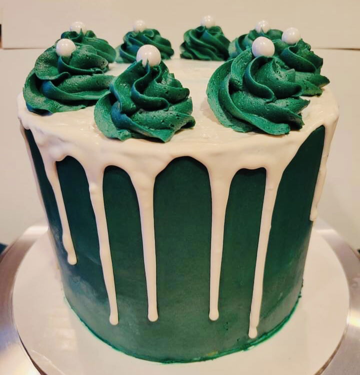 3 Layer Vanilla Cake With Buttercream Frosting