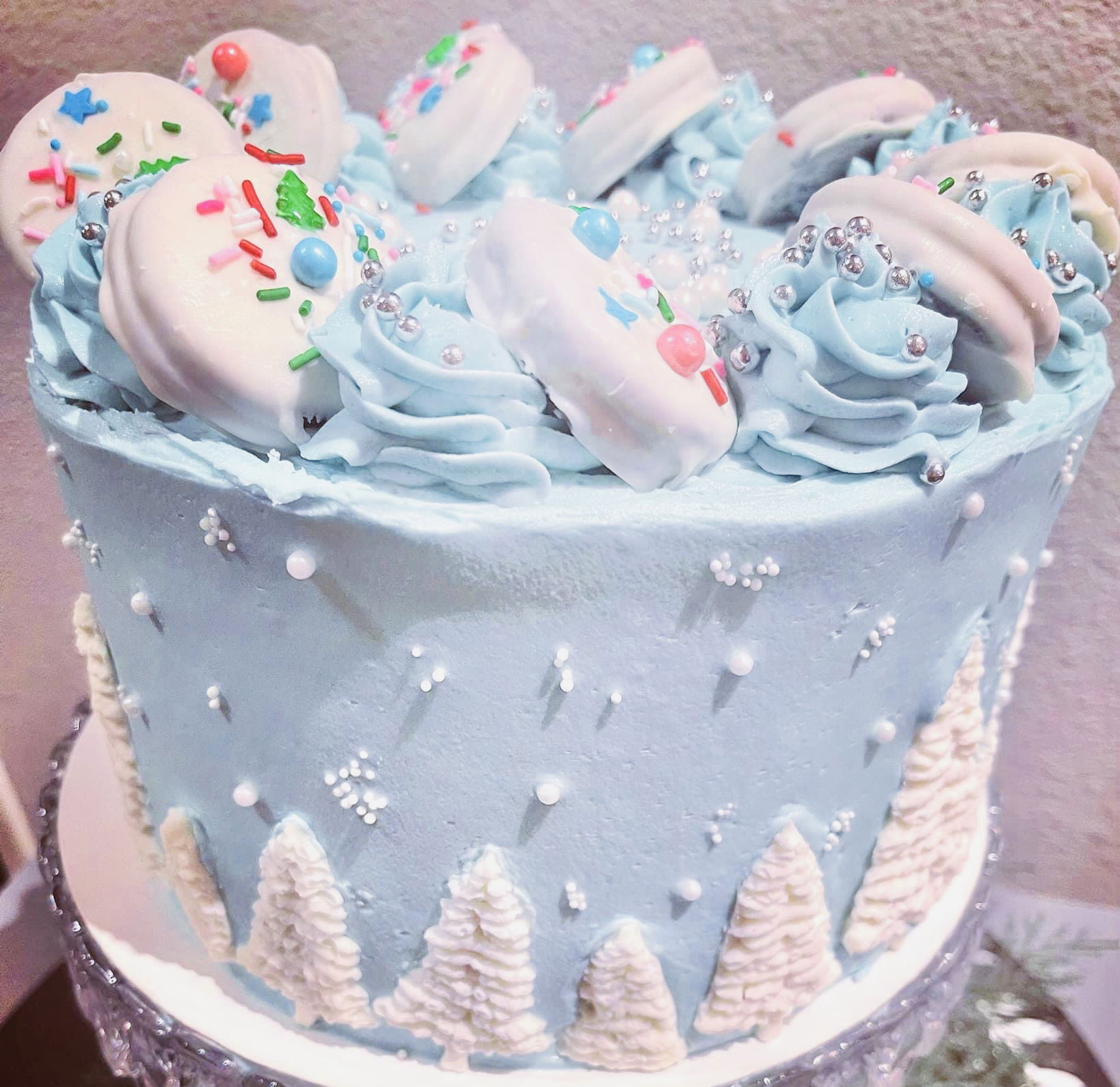 3 Layer Vanilla Christmas Cake with Buttercream Frosting and Chocolate Dipped Oreos