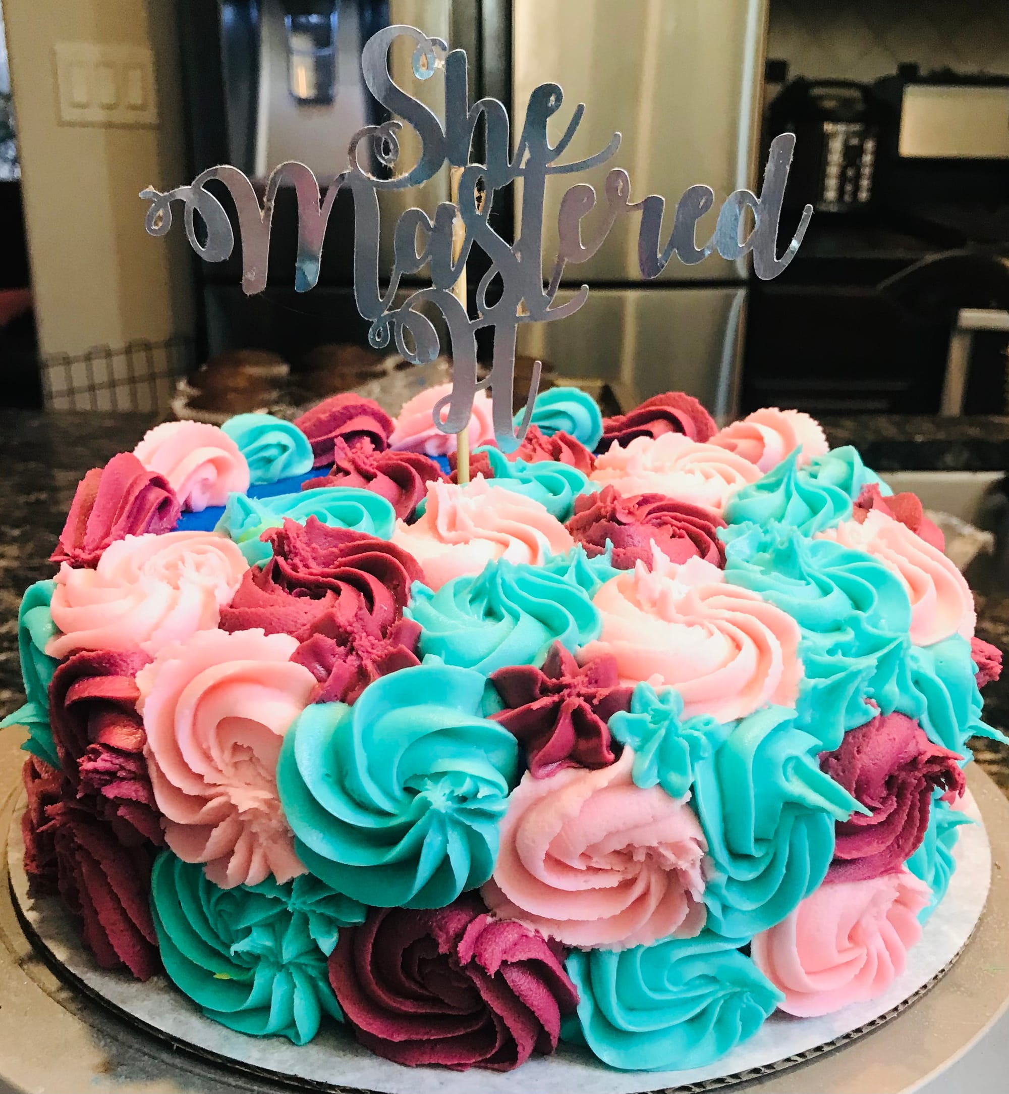 2 Layer Vanilla Cake With Buttercream Frosting